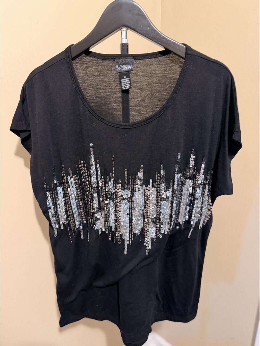 Daytrip Black Sequin Embellished Graphic Tee Size Medium